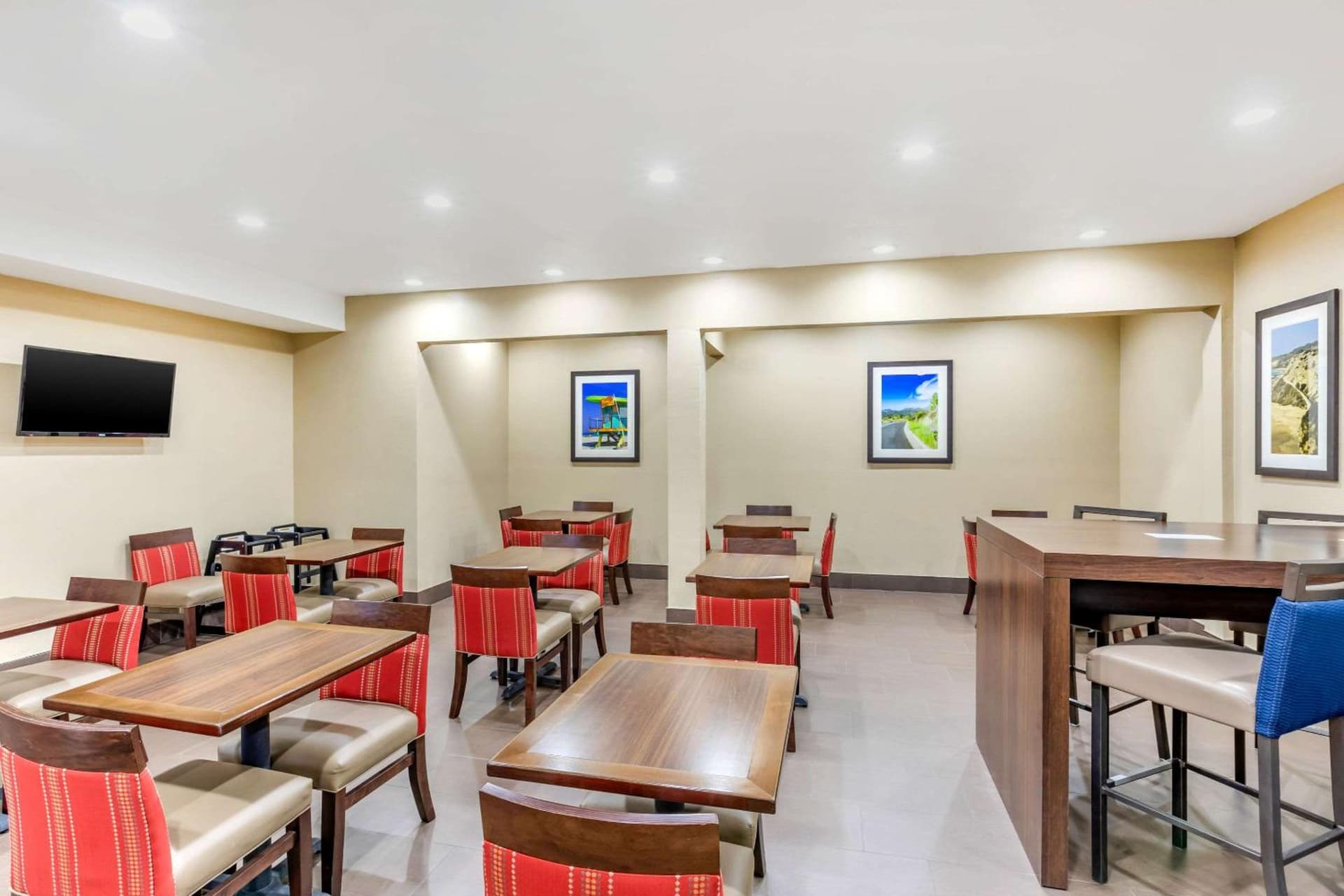 Comfort Inn & Suites Orange County John Wayne Airport