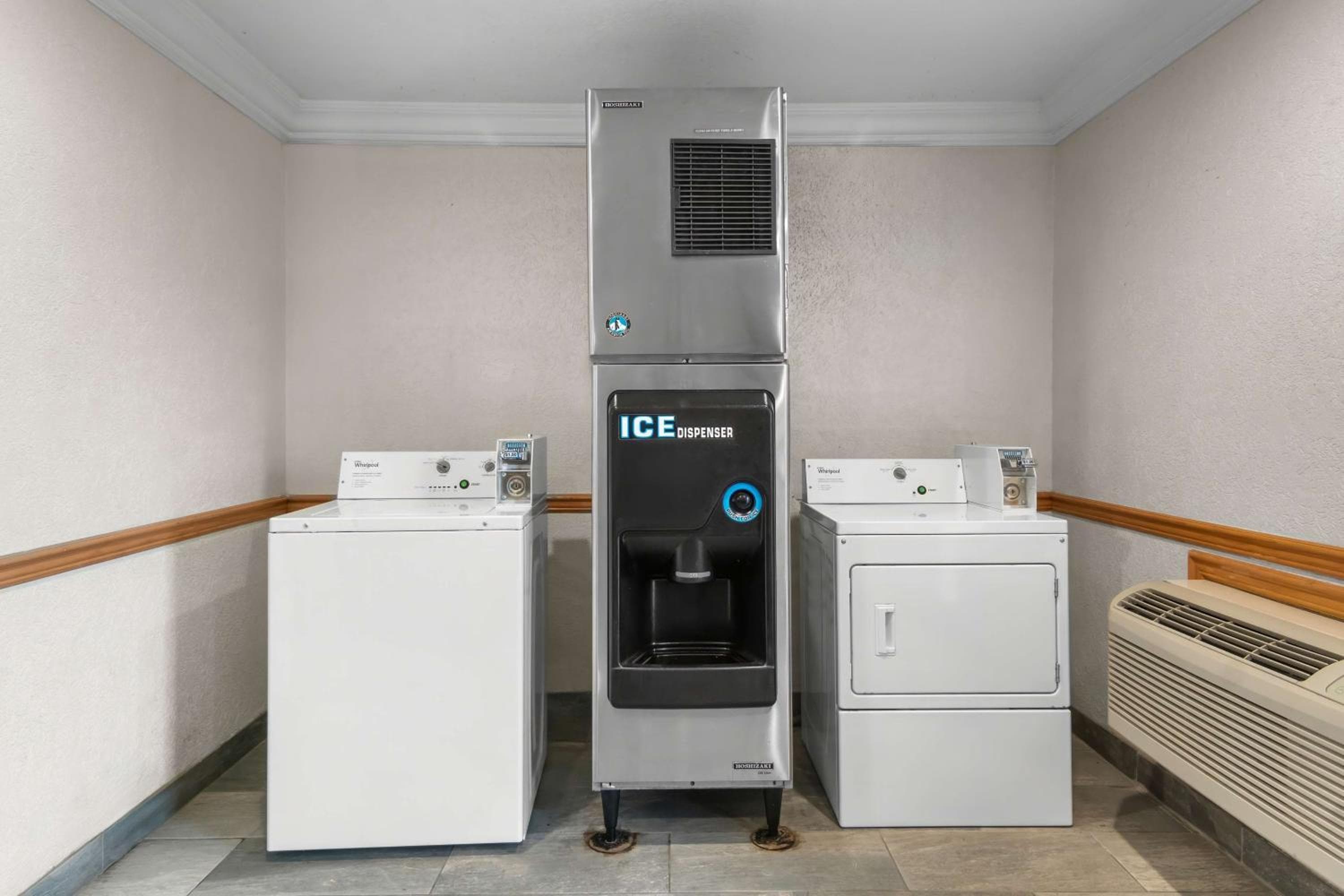 SureStay Plus by Best Western Fort Worth Benbrook