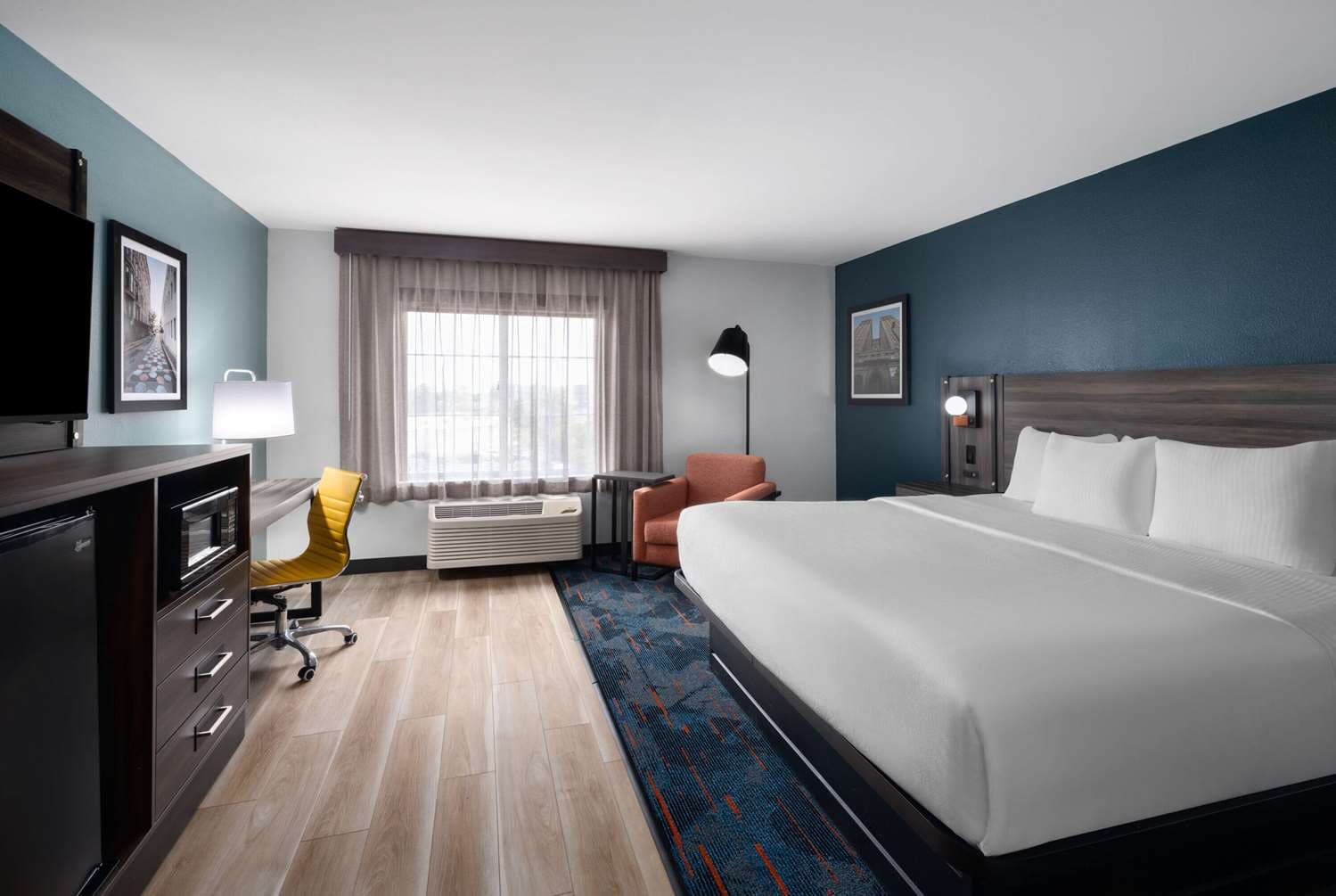 La Quinta Inn & Suites by Wyndham Greensboro NC