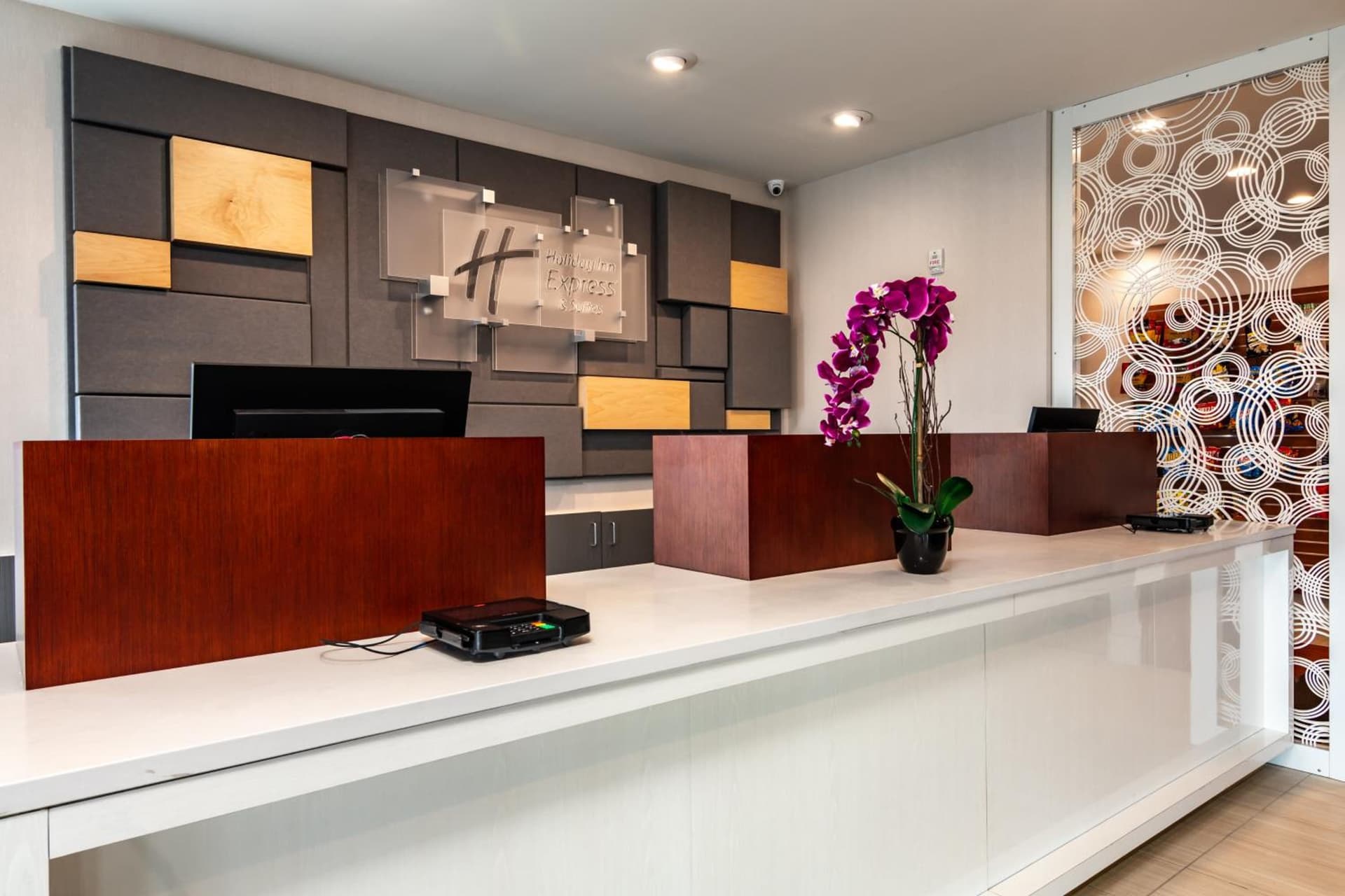 Holiday Inn Express & Suites Orlando - Lake Buena Vista by IHG