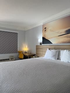 Days Inn by Wyndham Near City Of Hope