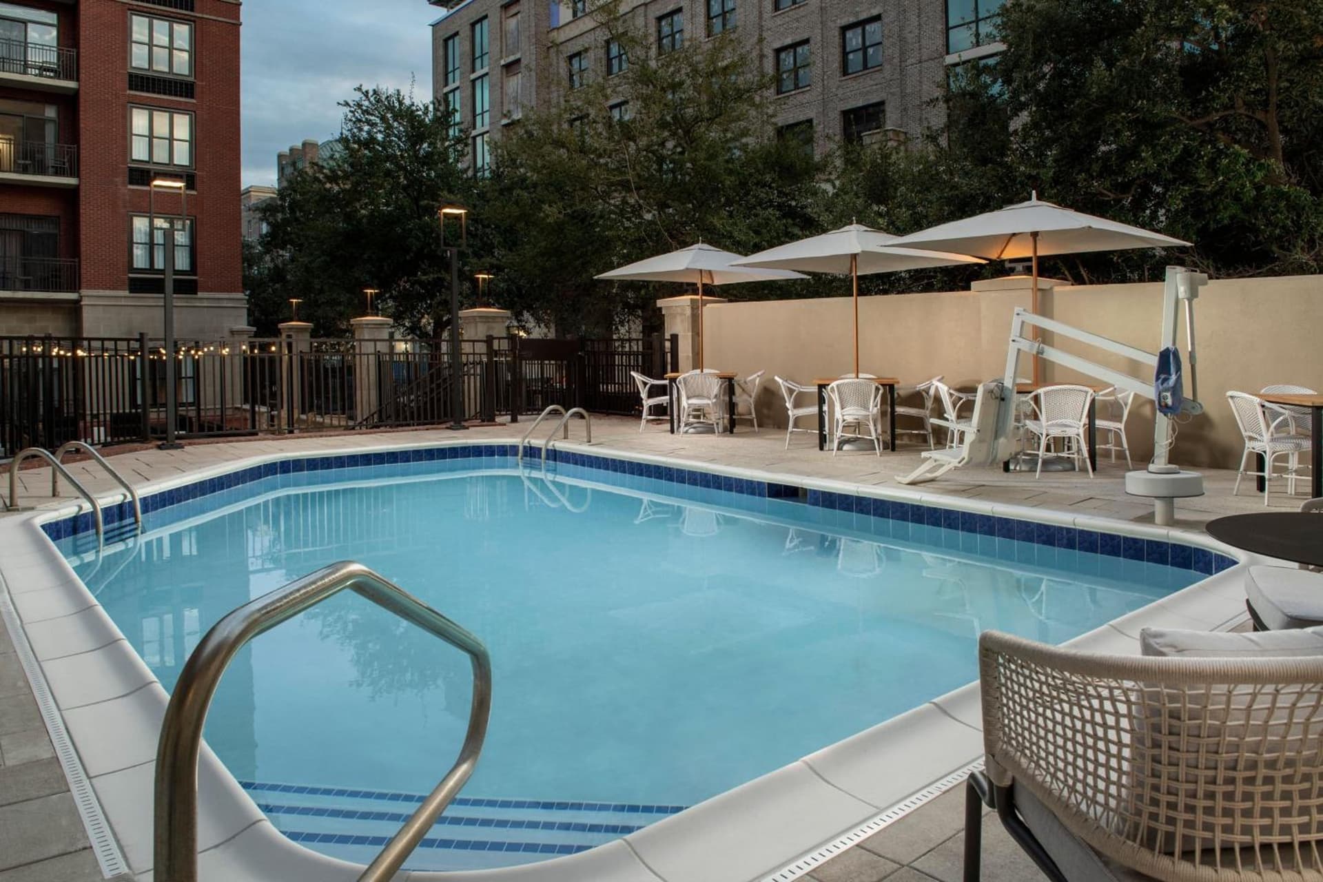 Courtyard by Marriott Savannah Downtown - Historic District