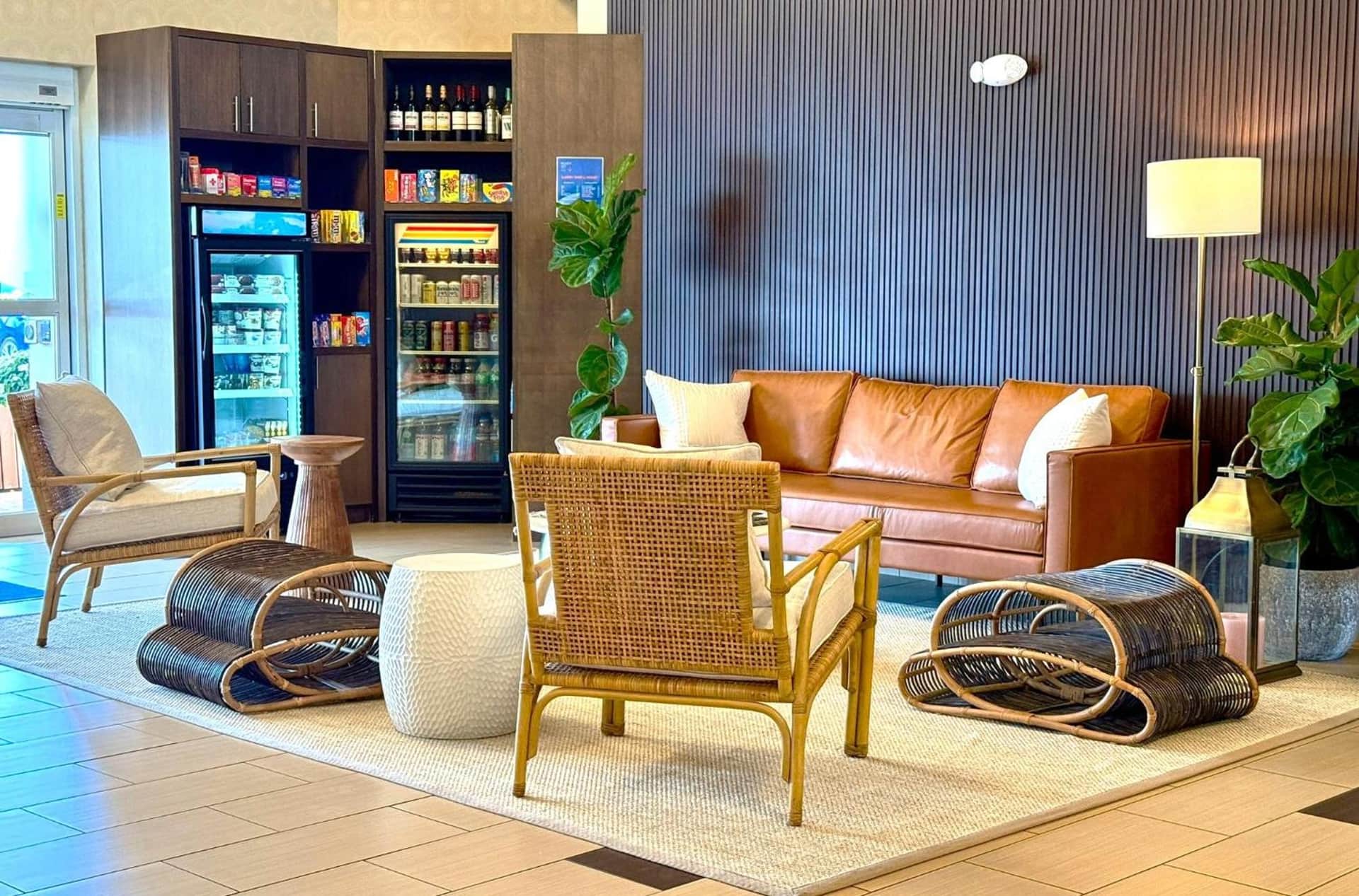 Holiday Inn Express & Suites - Naples Downtown - 5th Avenue