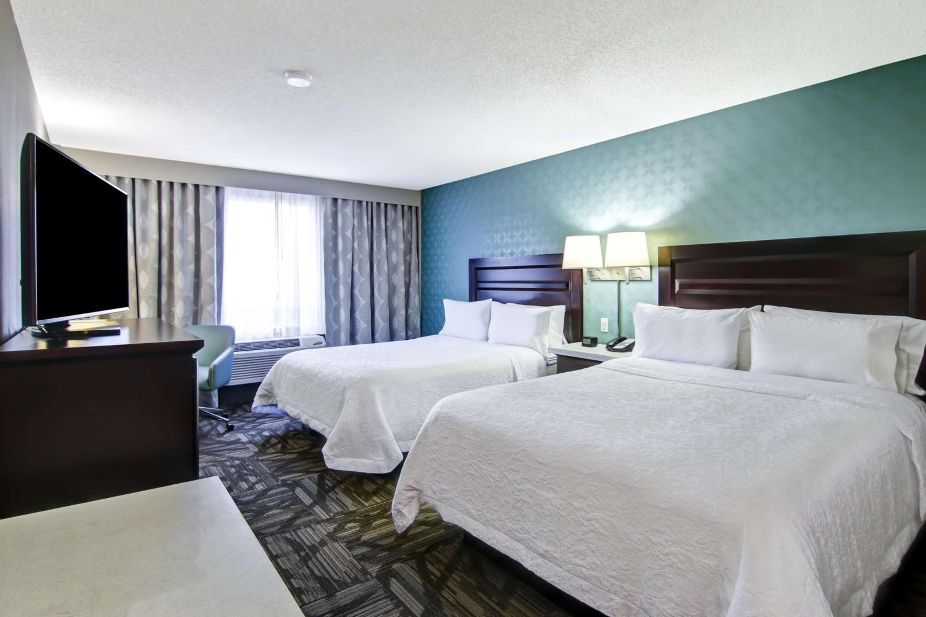 Hampton Inn & Suites by Hilton Calgary Airport