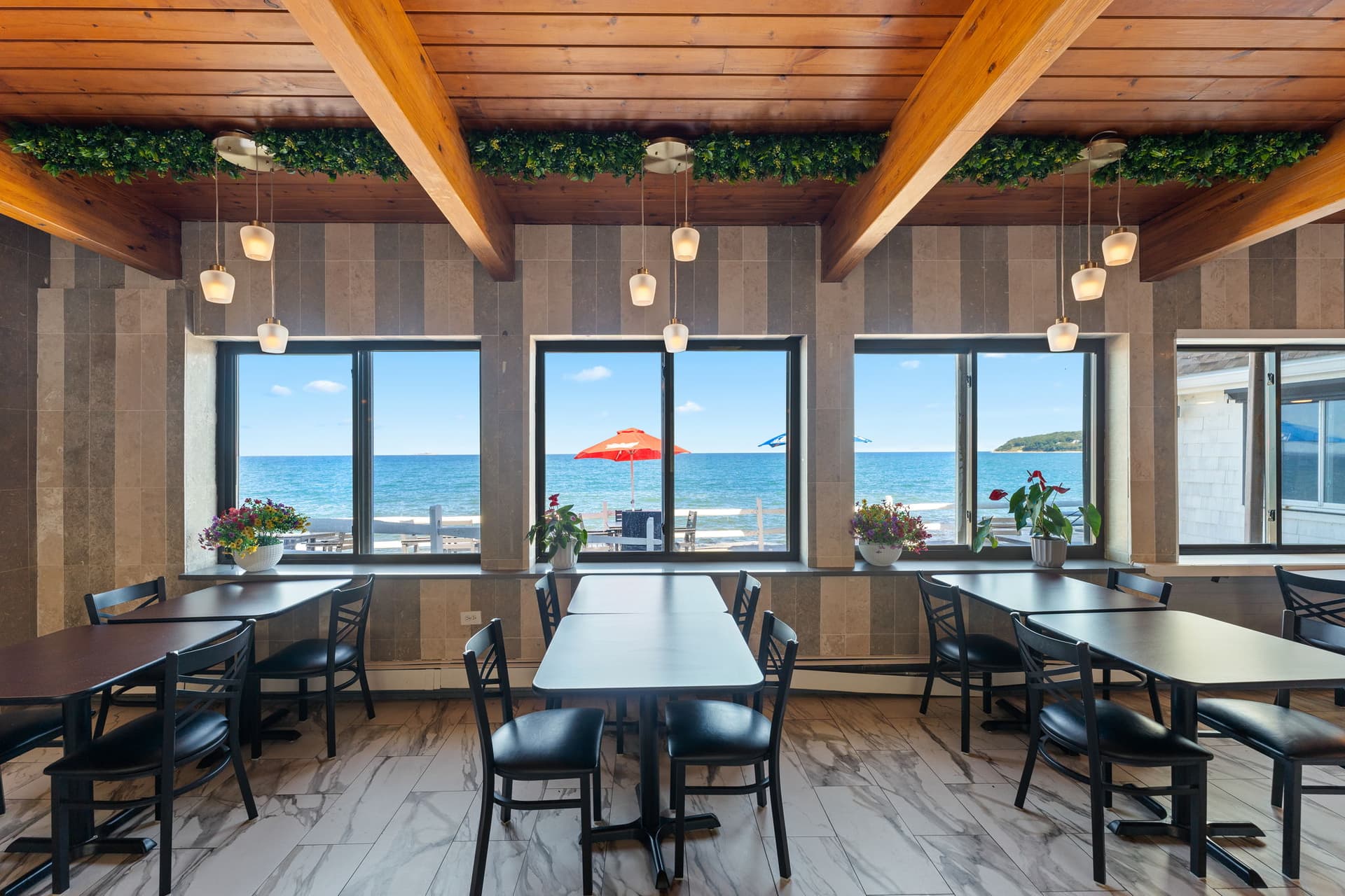 Pilgrim Sands Hotel on Long Beach