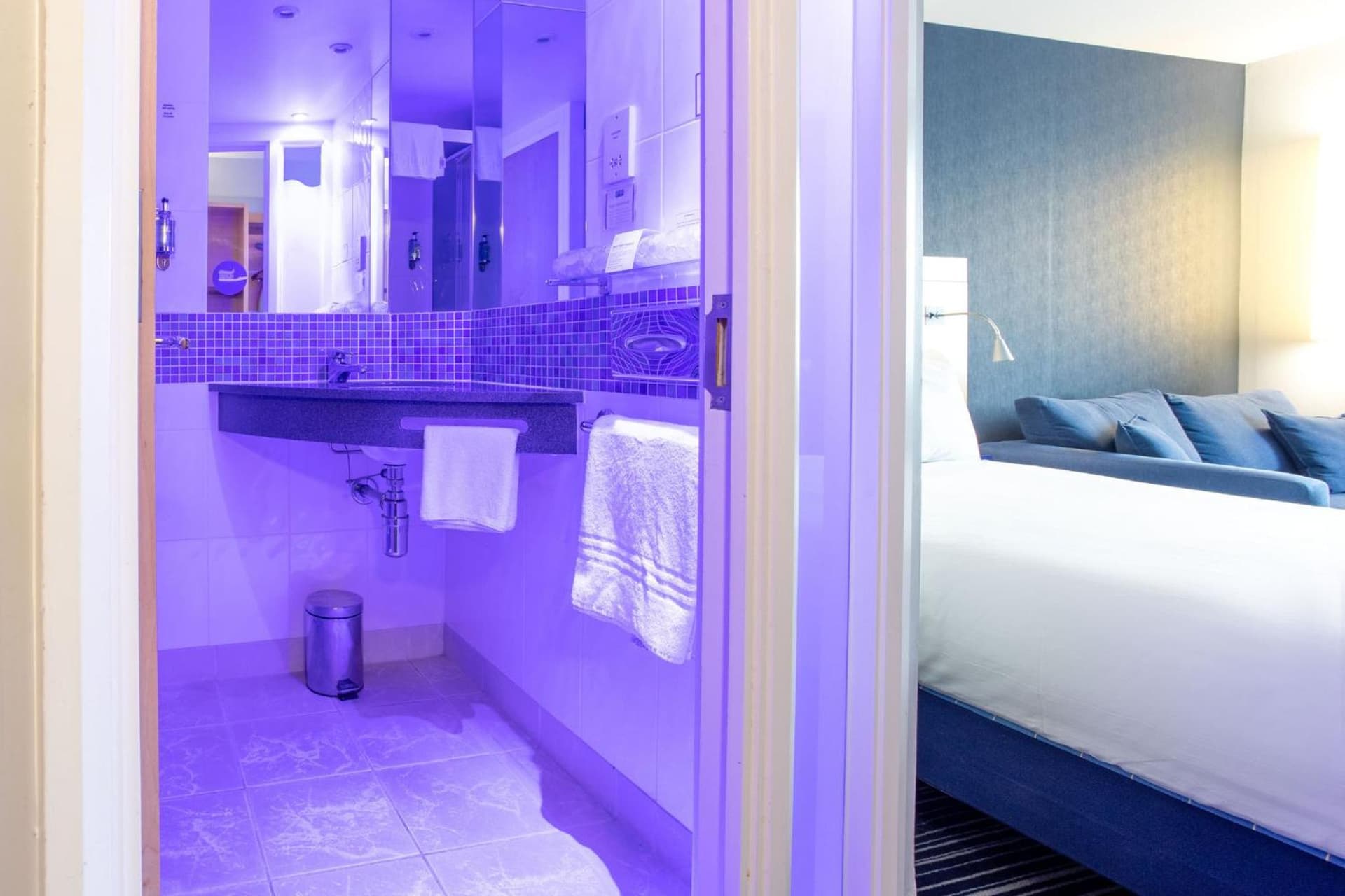 Holiday Inn Express - Dunfermline