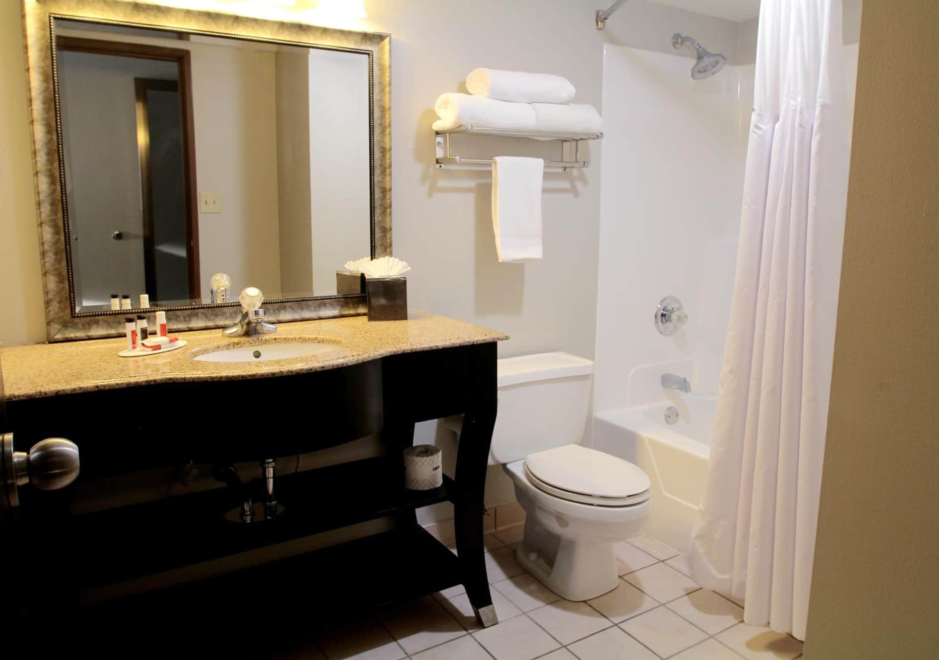 Baymont Inn & Suites by Wyndham Lafayette / Purdue Area