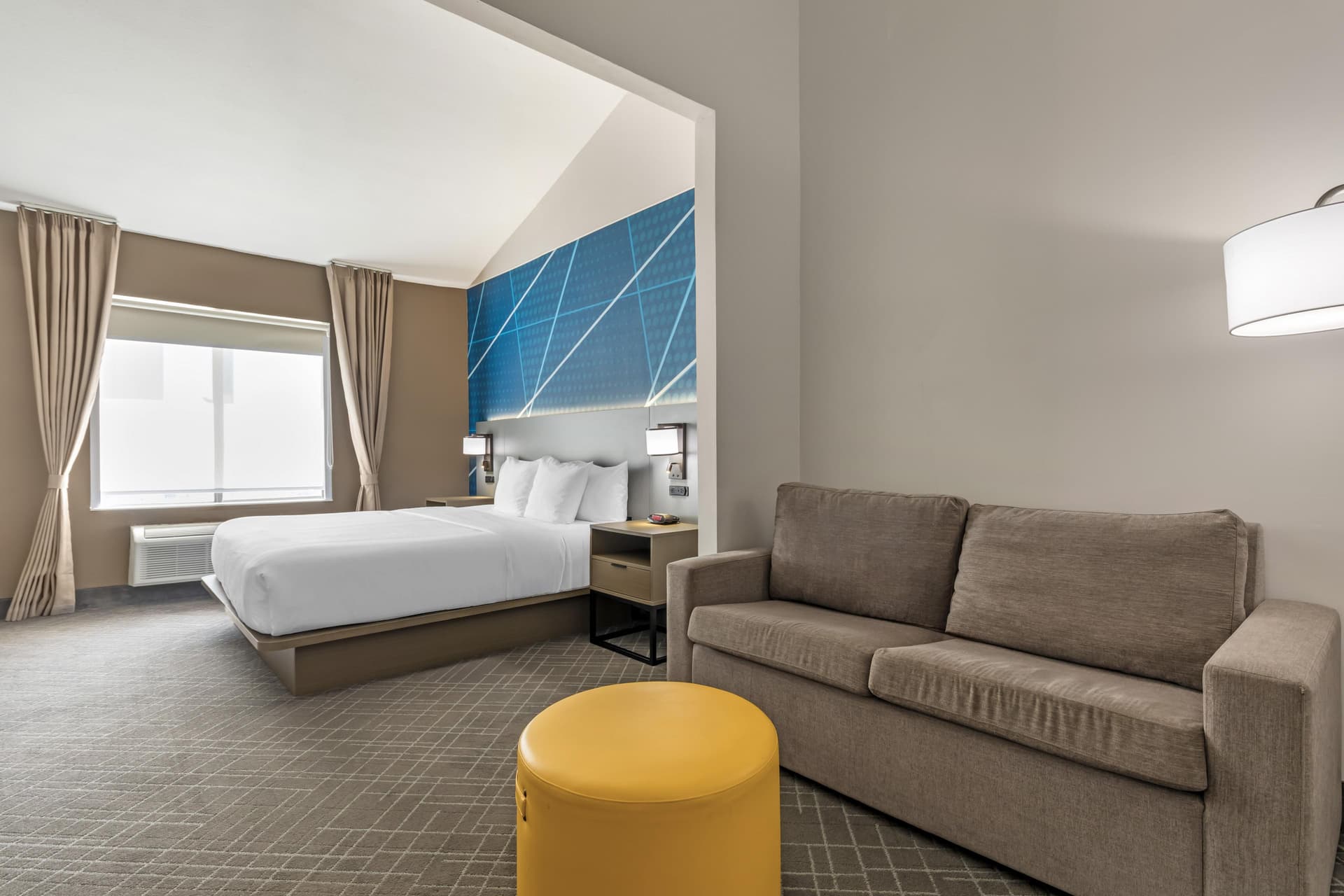 Comfort Inn & Suites Love Field-Dallas Market Center