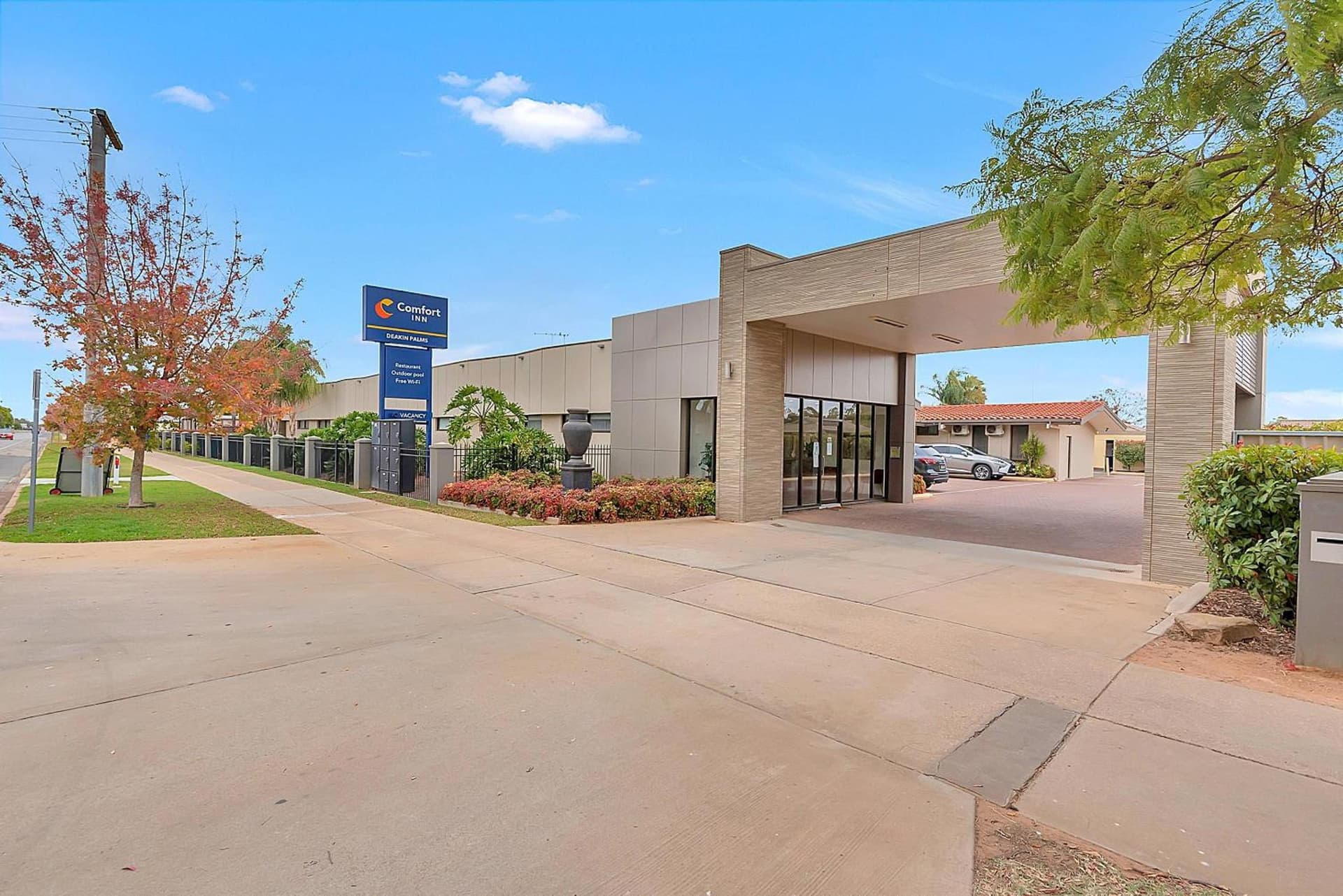 Comfort Inn Deakin Palms