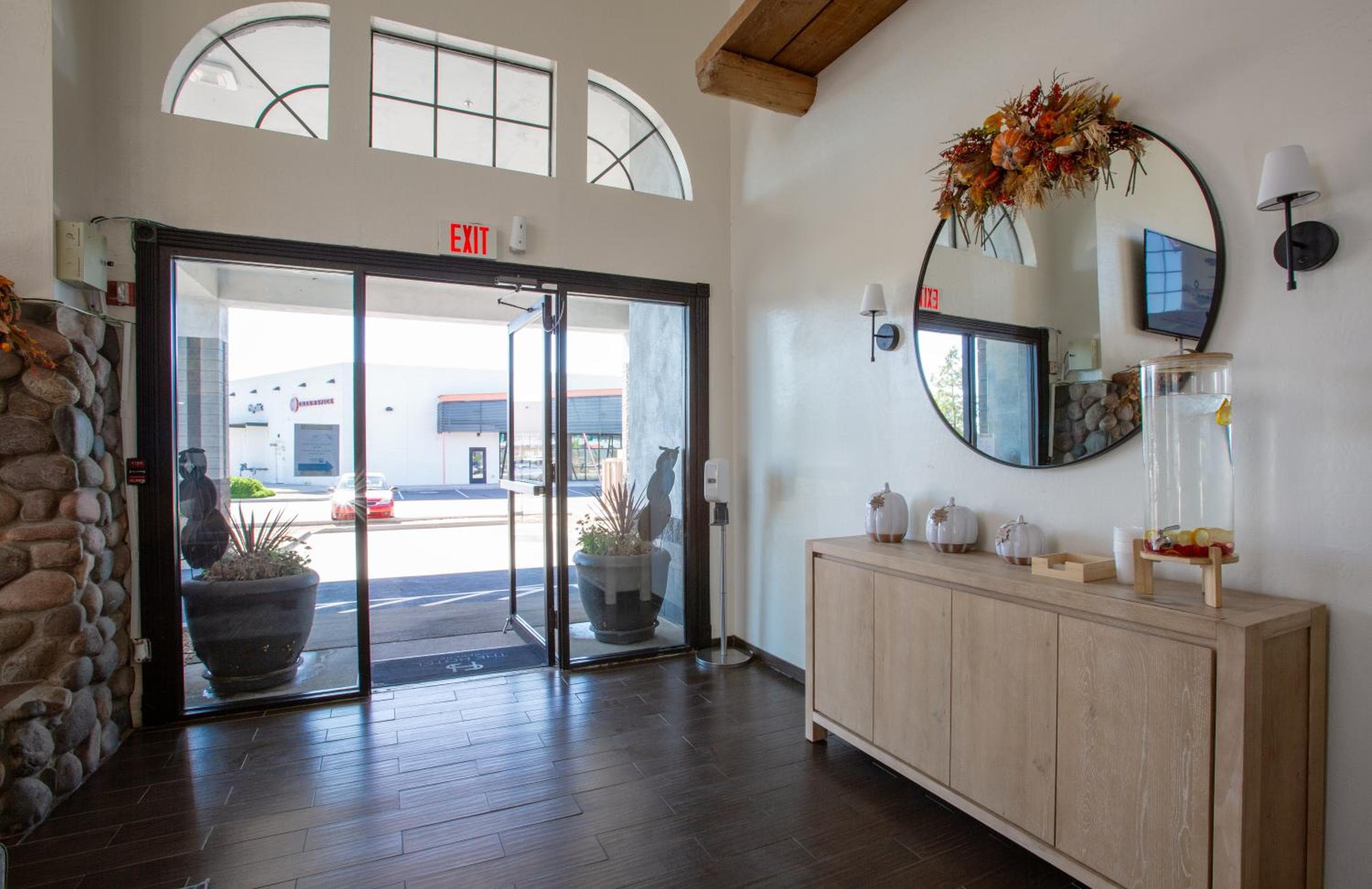 The Hotel Serene Glendale Peoria, Surestay Collection by Best Western