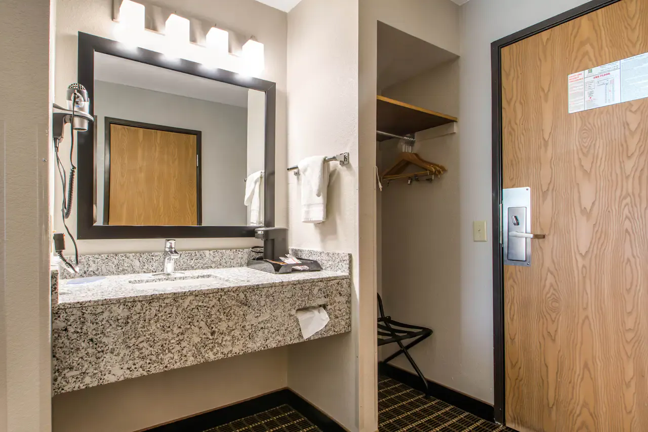 Quality Inn Madison West Near University Area