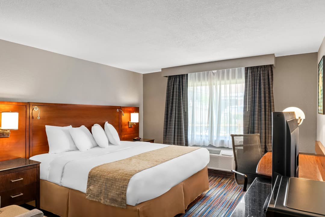 Travelodge by Wyndham Bloomington