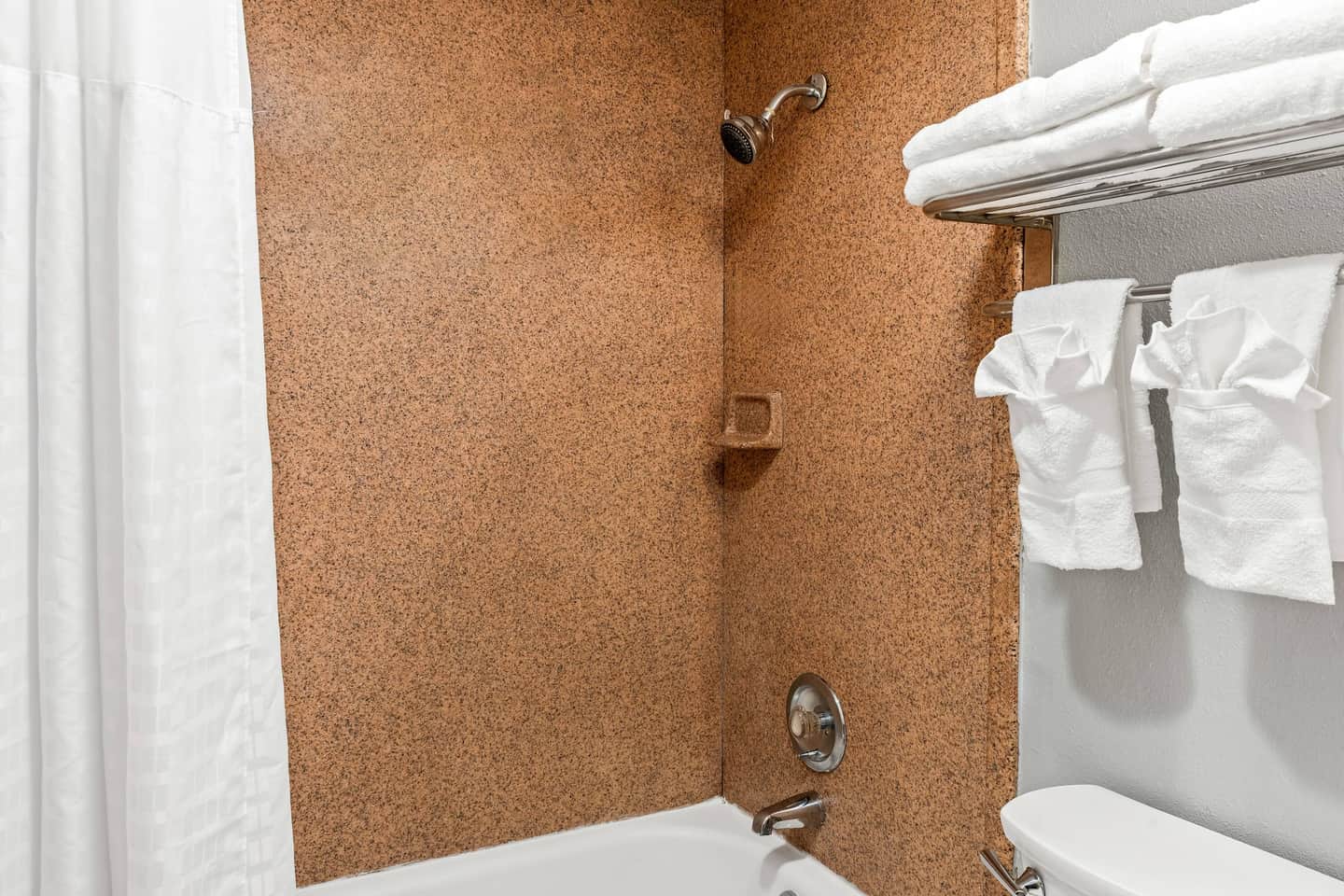 Travelodge by Wyndham Bloomington