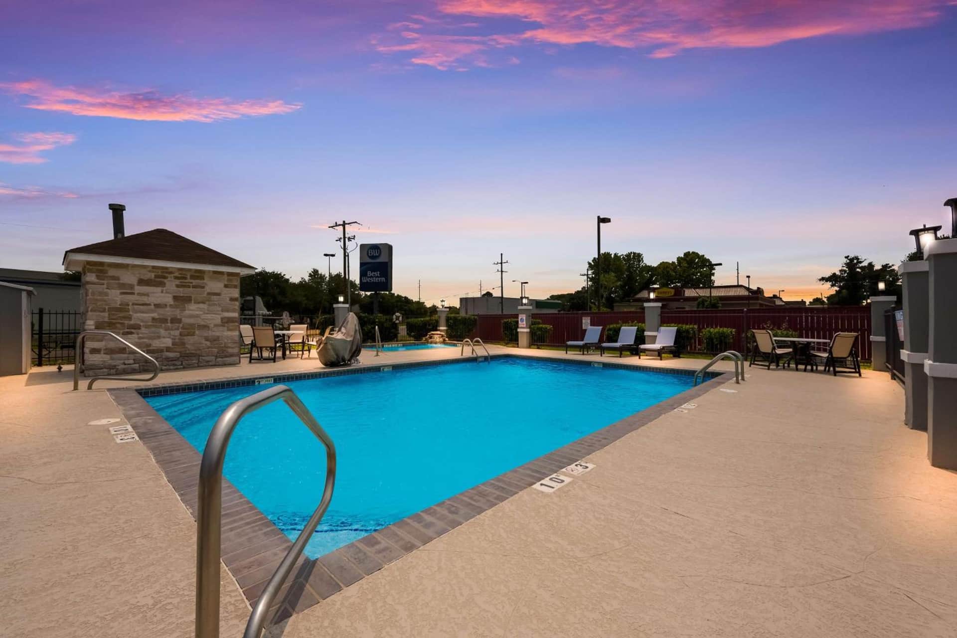 Huntsville Inn & Suites