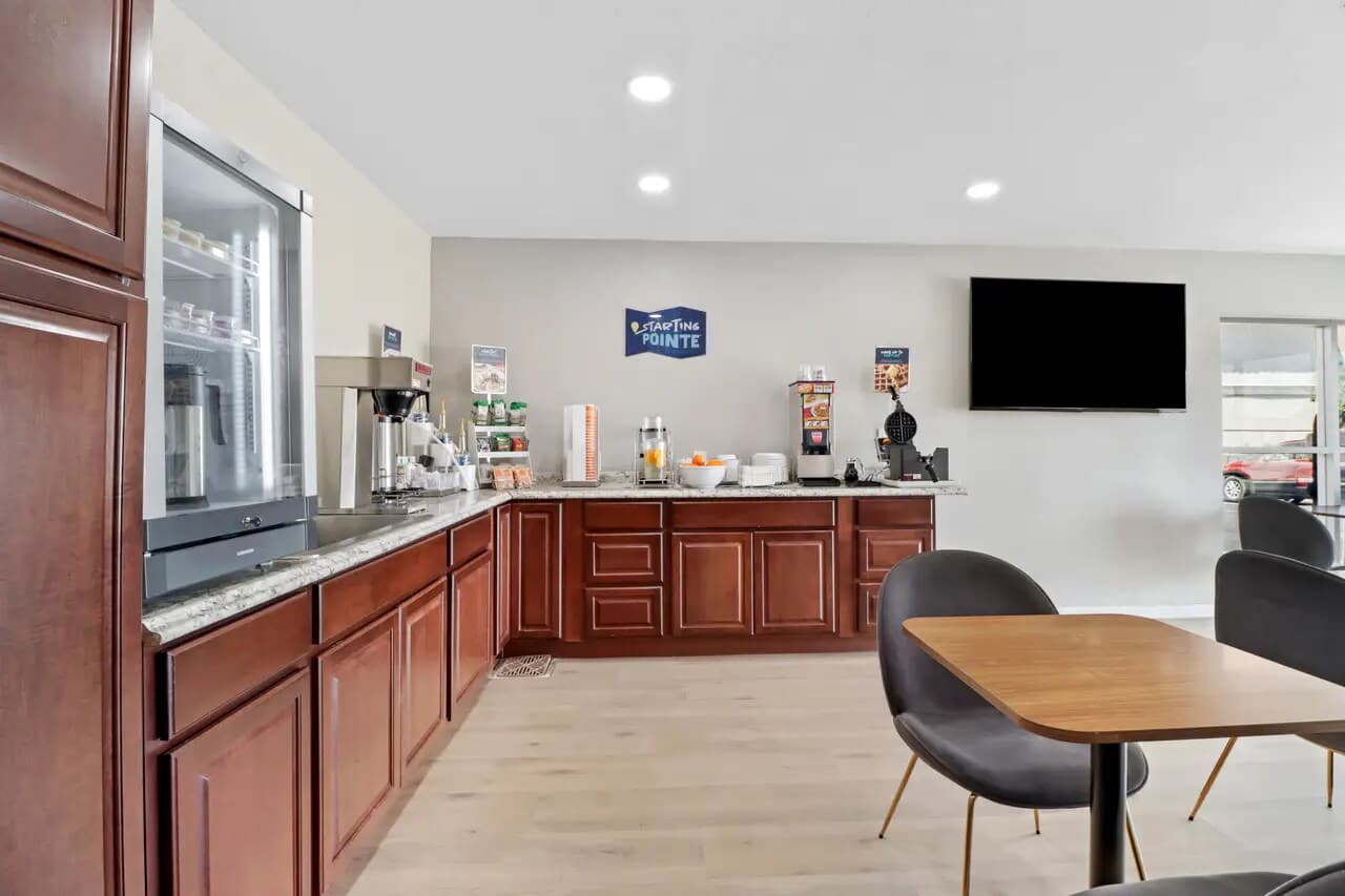 Clarion Pointe Ridgecrest near China Lake Naval Station