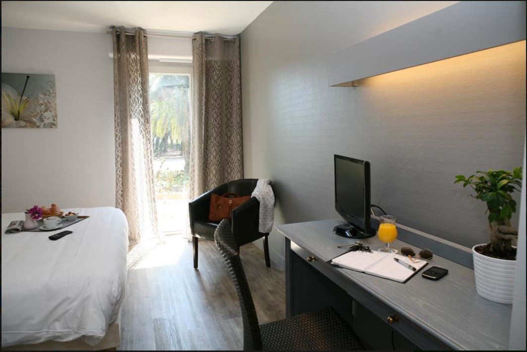 H Hôtel ex Les Printanières