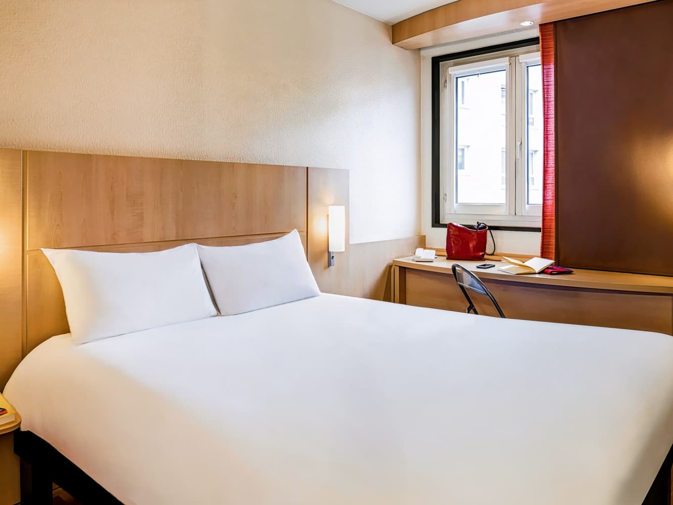 ibis Paris Pont de Suresnes