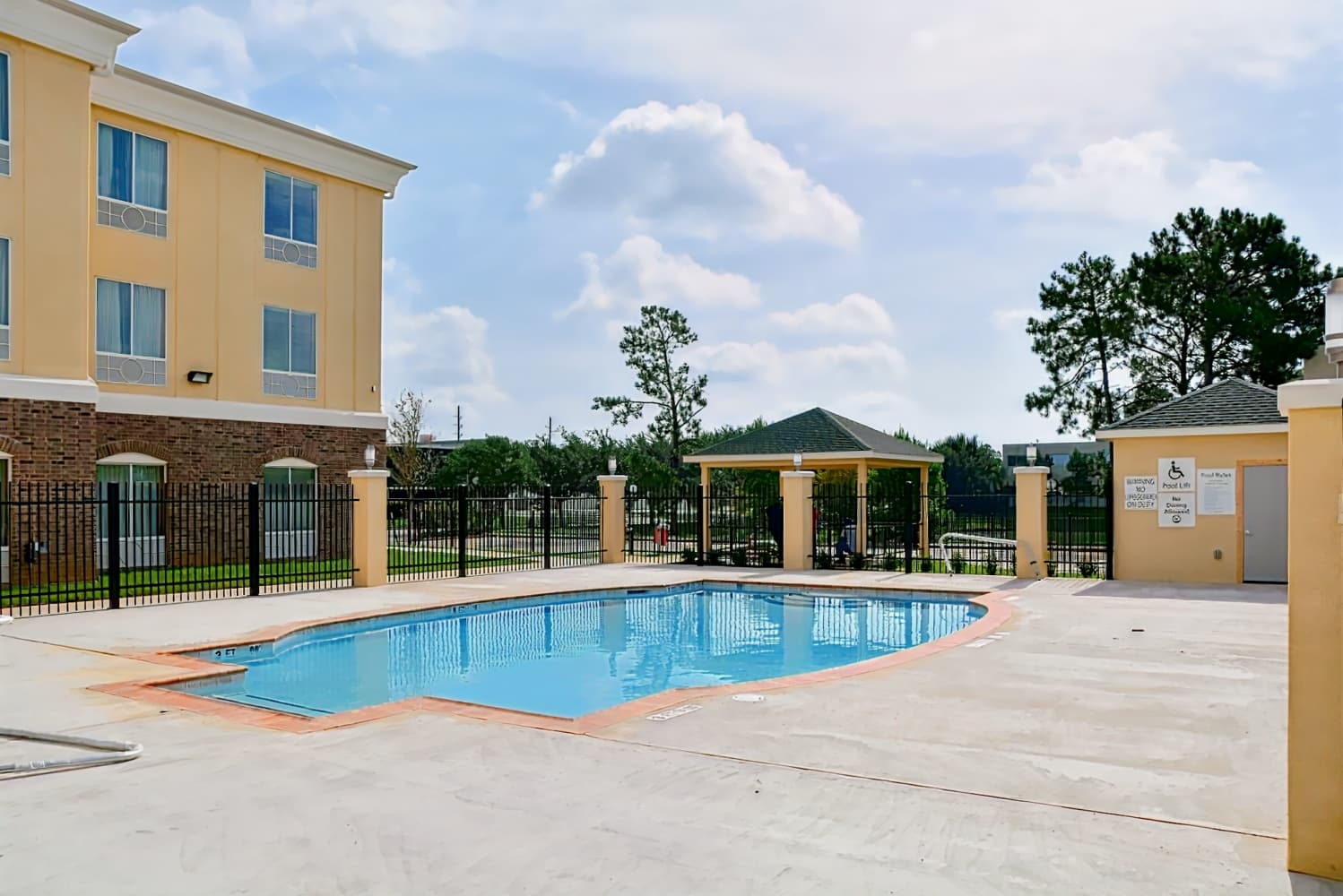 Holiday Inn Express & Suites Houston NW - Tomball Area